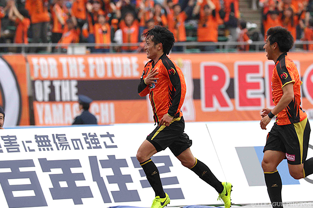 ７３分に均衡を破る今季初ゴールを決めた星 雄次（山口）【明治安田Ｊ２ 第7節 山口vs徳島】