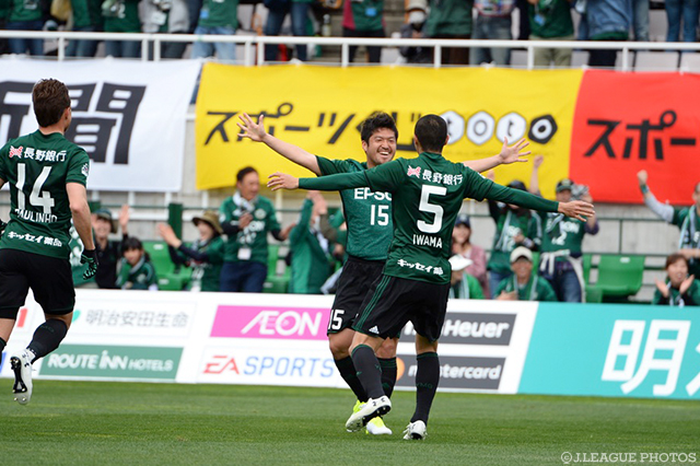 ２試合連続直接FKを決めた宮阪 政樹（松本）【明治安田Ｊ２ 第7節 松本vs長崎】