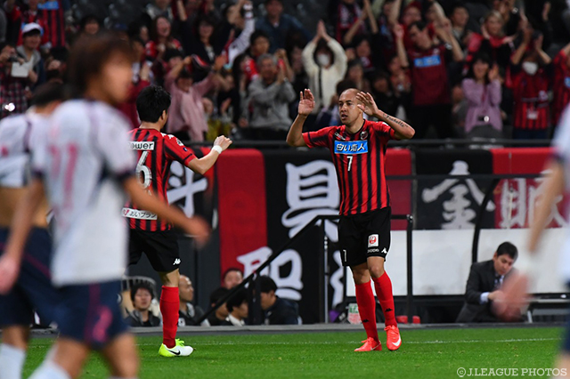 ドンピシャヘッドで同点ゴールを決めたジュリーニョ（札幌）【明治安田Ｊ１ 第6節 札幌vsFC東京】