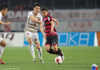 鋭いターンから果敢にシュートを放った大竹 洋平（岡山）【明治安田Ｊ２ 第7節 岡山vs金沢】