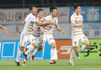 廣井 友信（#27）の劇的決勝点で今季初の2連勝となった金沢【明治安田Ｊ２ 第7節 岡山vs金沢】