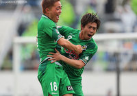 安西 幸輝（右）の2試合連続ゴールで先制した東京Ｖ【明治安田Ｊ２ 第7節 東京Ｖvs湘南】