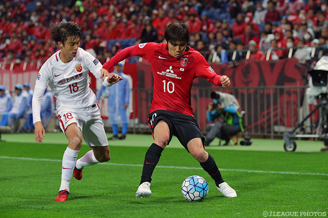 巧みなパスで攻撃の起点となった柏木 陽介（浦和）【ＡＣＬ GS MD4 浦和vs上海上港】