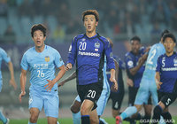 長沢 駿（Ｇ大阪）はCKからヘディングシュートを放つもゴールならず【ＡＣＬ GS MD4 江蘇蘇寧vsＧ大阪】