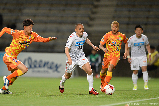 今季公式戦初スタメンで75分までプレーした小野 伸二（札幌）【ルヴァンカップ GS 第2節 清水vs札幌】