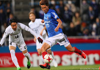 鋭いシュートで同点ゴールを狙った新井 一耀（横浜FM）【ルヴァンカップ GS 第2節 横浜FMvs神戸】