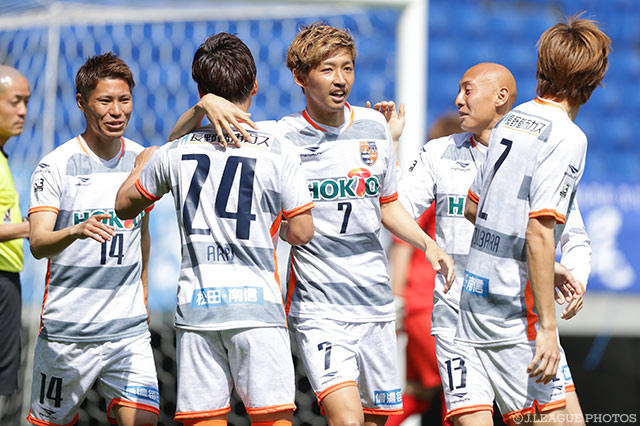 電光石火の先制点で長野のＪ３通算50得点目を挙げた佐藤 悠希（長野 #7）【明治安田Ｊ３ 第5節 Ｇ大23vs長野】