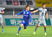 逆襲から一気に福岡ゴールへと迫った中村 慶太（長崎）【明治安田Ｊ２ 第8節 長崎vs福岡】