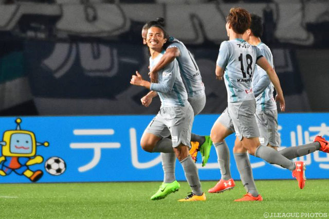 坂田 大輔の決勝ヘッドで4試合ぶりの勝点3を奪取した福岡【明治安田Ｊ２ 第8節 長崎vs福岡】