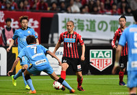 79分から投入された小野 伸二（札幌）【明治安田Ｊ１ 第7節 札幌vs川崎Ｆ】