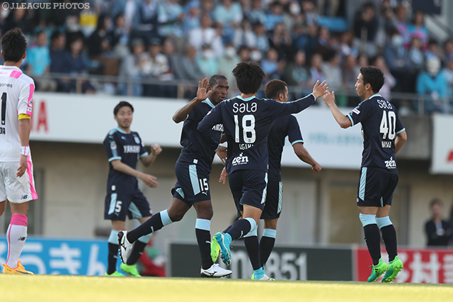 先制を許した１分後の89分に同点ゴールを決めたアダイウトン（磐田）【明治安田Ｊ１ 第7節 磐田vs鳥栖】