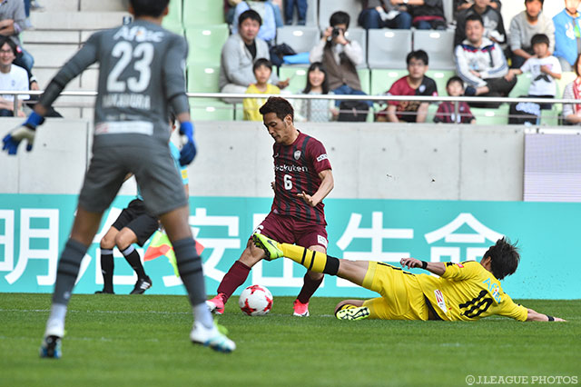 右サイドを再三崩し、同点ゴールを演出した高橋 峻希（神戸）【明治安田Ｊ１ 第7節 神戸vs柏】