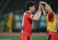 勝利を大きく引き寄せる追加点を挙げた上里 一将（熊本）【明治安田Ｊ２ 第8節 熊本vs松本】