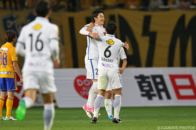 技ありの先制点でゴールラッシュの口火を切った西 大伍（鹿島）【明治安田Ｊ１ 第7節 仙台vs鹿島】