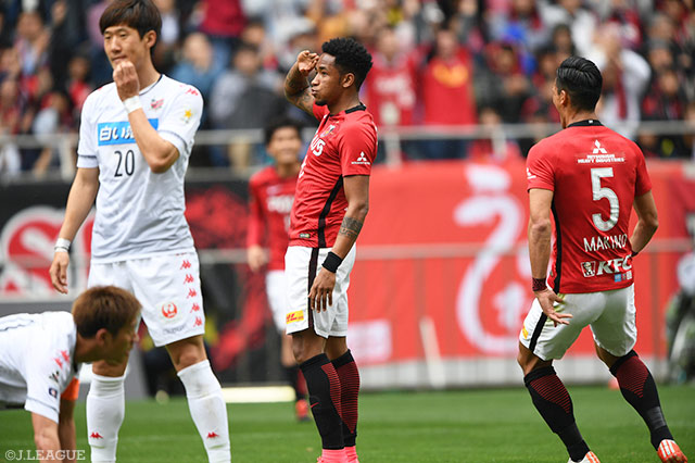 先制点となる今季リーグ戦6点目を挙げたラファエル シルバ（浦和）【明治安田Ｊ１ 第8節 浦和vs札幌】