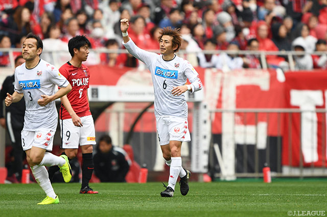 巧みな抜け出しから同点ゴールを押し込んだ兵藤 慎剛（札幌）【明治安田Ｊ１ 第8節 浦和vs札幌】