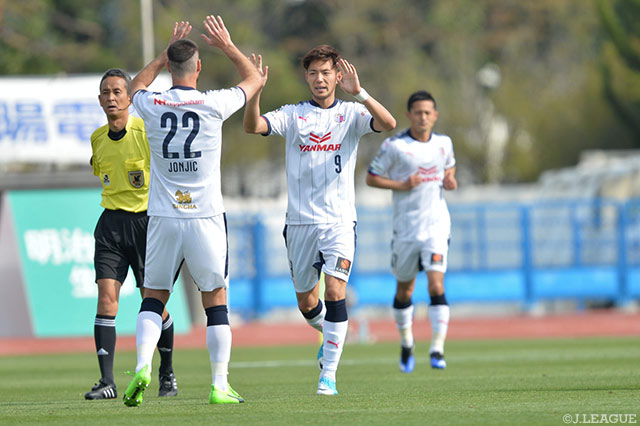 2試合連続ゴールとなる先制点を奪取した杉本 健勇（Ｃ大阪）【明治安田Ｊ１ 第8節 甲府vsＣ大阪】