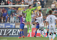 Ｃ大阪の猛攻を凌ぎ、追加点を許さなかった岡 大生（甲府）【明治安田Ｊ１ 第8節 甲府vsＣ大阪】