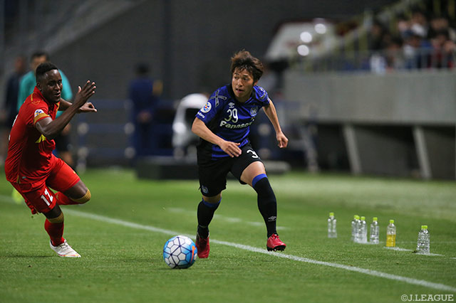 持ち味のドリブル突破からチャンスを演出した泉澤 仁（Ｇ大阪）【ＡＣＬ GS MD5 Ｇ大阪vsアデレード】