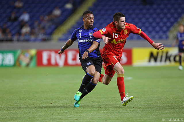 2枚目の交代カードとしてピッチに送り出されたアデミウソン（Ｇ大阪）【ＡＣＬ GS MD5 Ｇ大阪vsアデレード】