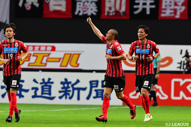 16分に今季公式戦初ゴールとなる先制ゴールを決めた小野 伸二（札幌）【ルヴァンカップ GS 第3節 札幌vs大宮】