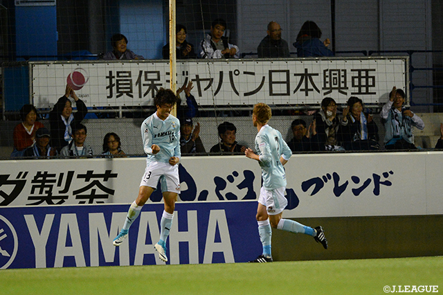 11分にこぼれ球を詰めてＪ初ゴールを決めた小川 航基（磐田）【ルヴァンカップ GS 第3節 磐田vsFC東京】