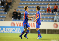 FC東京は86分に吉本 一謙（写真左）のヘッドで一矢を報いるも及ばず【ルヴァンカップ GS 第3節 磐田vsFC東京】