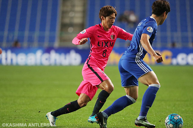 先制点のきっかけとなるシュートを放った土居 聖真（鹿島）【ＡＣＬ GS MD5 蔚山vs鹿島】