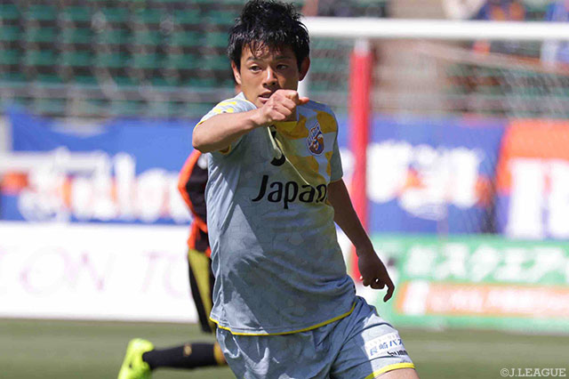 Ｊ２通算50試合出場を果たし、連敗ストップに貢献した飯尾 竜太朗（長崎）【明治安田Ｊ２ 第10節 山口vs長崎】