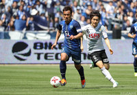 決勝点をアシストし、攻守に躍動した駒野 友一（福岡）【明治安田Ｊ２ 第10節 福岡vs東京Ｖ】