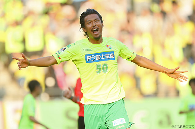 鮮やかなドリブル突破から加入後初得点を奪った指宿 洋史（千葉）【明治安田Ｊ２ 第10節 千葉vs徳島】