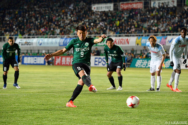 2得点を挙げ、点取り屋の本領を発揮した高崎 寛之（松本）【明治安田Ｊ２ 第10節 松本vs讃岐】