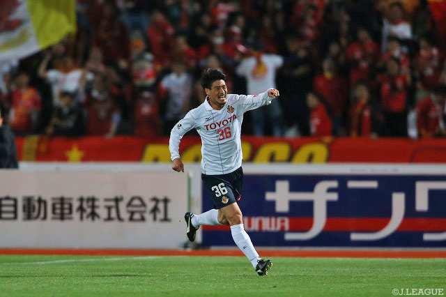 反撃の狼煙となる鋭い同点弾を決めた酒井 隆介（名古屋）【明治安田Ｊ２ 第10節 群馬vs名古屋】