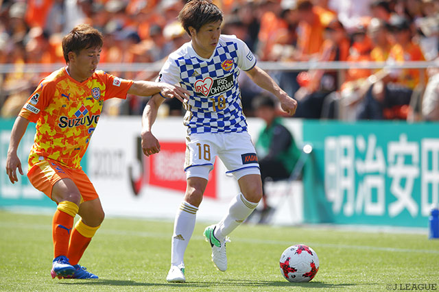 今季フルタイム出場でＪ１通算100試合出場を達成した三田 啓貴（仙台）【明治安田Ｊ１ 第9節 清水vs仙台】