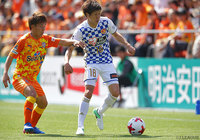 今季フルタイム出場でＪ１通算100試合出場を達成した三田 啓貴（仙台）【明治安田Ｊ１ 第9節 清水vs仙台】