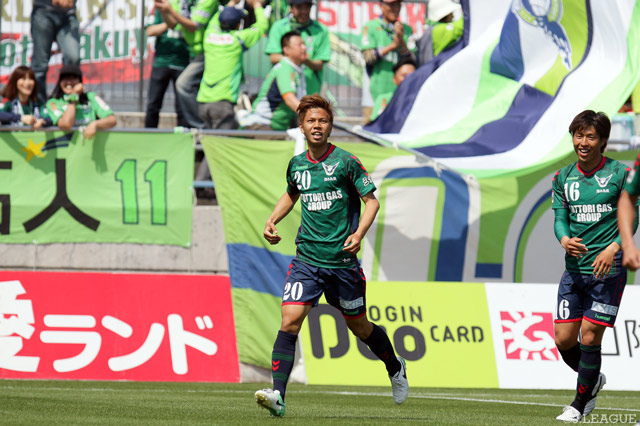 後半開始早々に追加点を奪った岩元 颯オリビエ（鳥取）【明治安田Ｊ３ 第6節 鳥取vs盛岡】