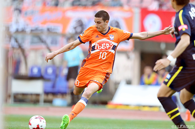 ロングスローとクロスでチャンスを作ったチアゴ ガリャルド（新潟）【明治安田Ｊ１ 第9節 新潟vs柏】
