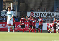 16分に得意のヘッドで今季５点目のゴールを決めた都倉 賢（札幌）【明治安田Ｊ１ 第9節 磐田vs札幌】