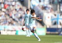 65分に２点差を追いつく同点FKを決めた上田 康太（磐田）【明治安田Ｊ１ 第9節 磐田vs札幌】