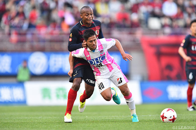 FWで起用され、アグレッシブなプレーが光った小野 裕二（鳥栖）【明治安田Ｊ１ 第9節 鹿島vs鳥栖】