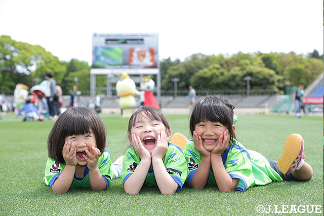 芝生の上は気持ちいい！【明治安田Ｊ２ 第11節 湘南vs山口】