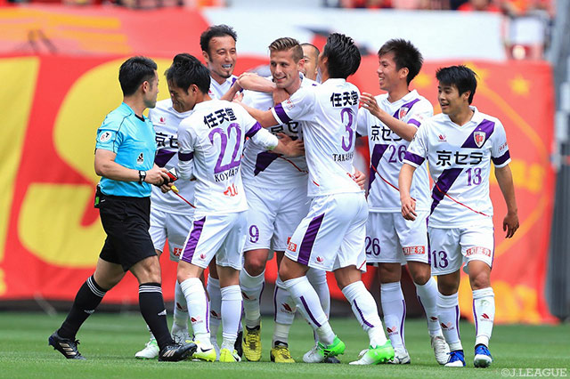 ケヴィン オリス（#9）の華麗な直接FKで先制した京都【明治安田Ｊ２ 第11節 名古屋vs京都】