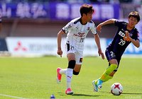 ともにU-20日本代表に選出された舩木 翔（Ｃ大阪）と森島 司（広島）がマッチアップ 【ルヴァンカップ GS 第4節 広島vsＣ大阪】