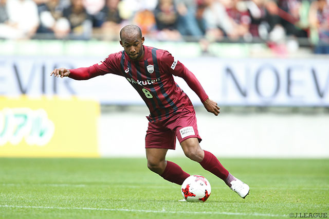 巧みなプレーで攻撃の起点となり、決勝点を呼び込んだウエスクレイ（神戸）【ルヴァンカップ GS 第4節 神戸vs鳥栖】