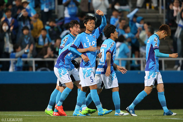 CKから先制ヘッドを流し込んだ西河 翔吾（横浜FC）【明治安田Ｊ２ 第11節 横浜FCvs愛媛】