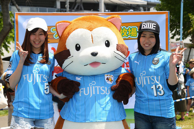 あらいぐまラスカルがフロンパークに登場！【明治安田Ｊ１ 第10節 川崎Ｆvs新潟】