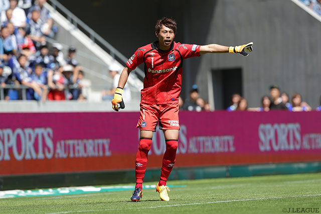 先制された直後の決定機を見事に阻止した東口 順昭（Ｇ大阪）【明治安田Ｊ１ 第10節 Ｇ大阪vs清水】