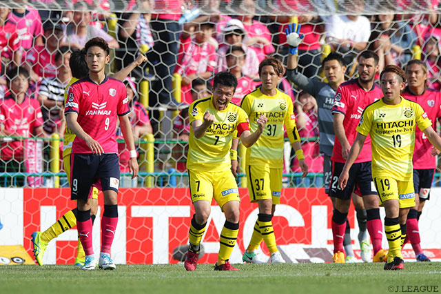 Ｃ大阪の終盤の猛攻をしのぎ、リーグ戦4連勝を達成した柏【明治安田Ｊ１ 第10節 柏vsＣ大阪】