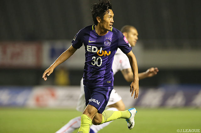 同点ゴールに絡んだ柴﨑 晃誠（広島）【明治安田Ｊ１ 第10節 広島vs神戸】