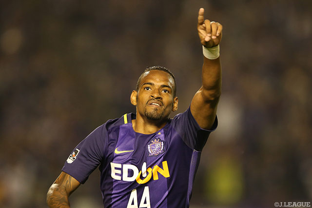 今季初得点で試合を振り出しに戻したアンデルソン ロペス（広島）【明治安田Ｊ１ 第10節 広島vs神戸】